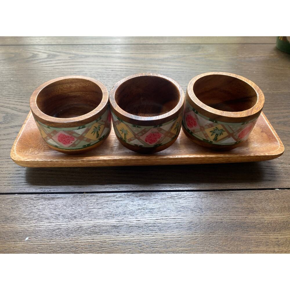 Wooden Bowls on Wood Tray Tropical Design Made in Philippines - Picture 2 of 5